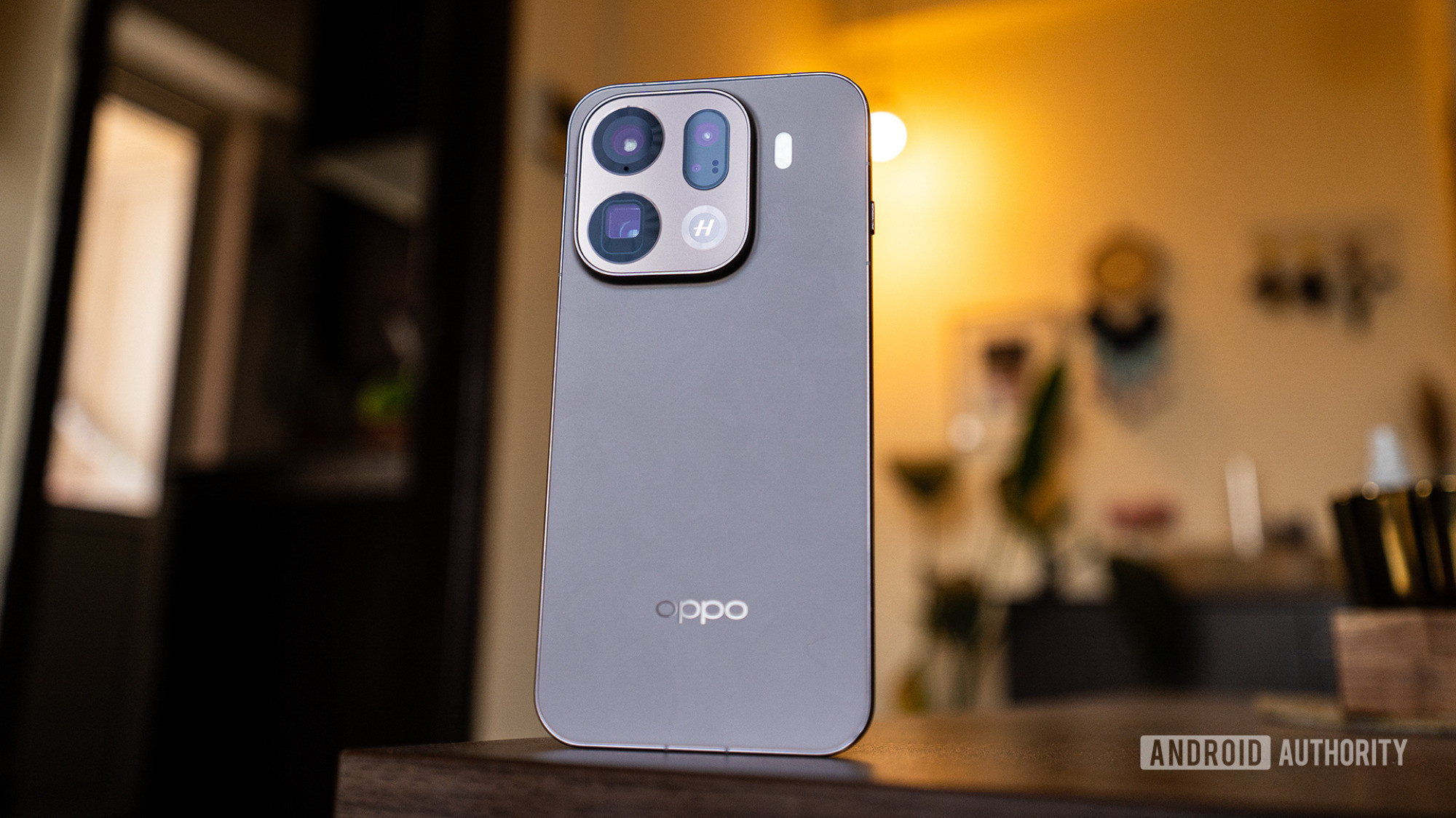OPPO-Find-X9-Pro-design