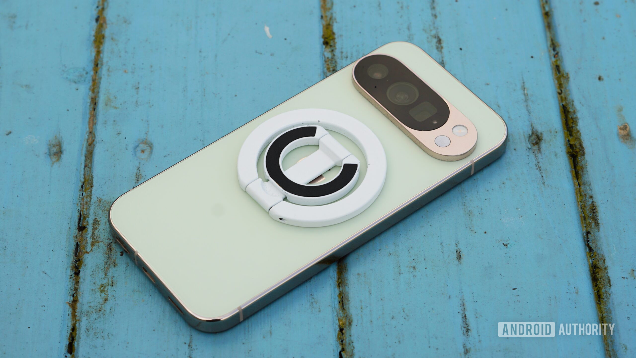 Pixel-10-qi-2-magnet-ring-1-scaled-1