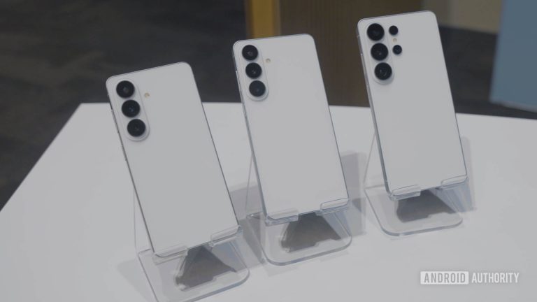 Samsung-Galaxy-S26-family-in-White