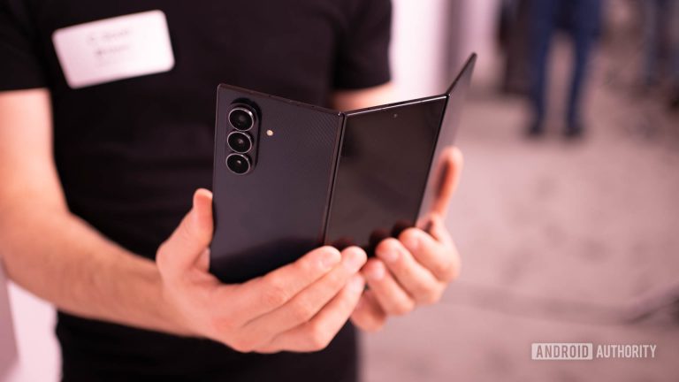 Samsung-Galaxy-Z-TriFold-at-CES-2026-5-of-6