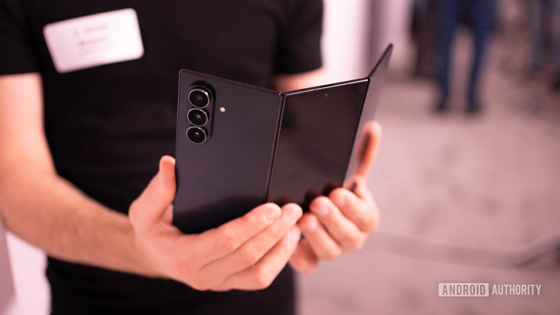 Samsung-Galaxy-Z-TriFold-at-CES-2026-5-of-6