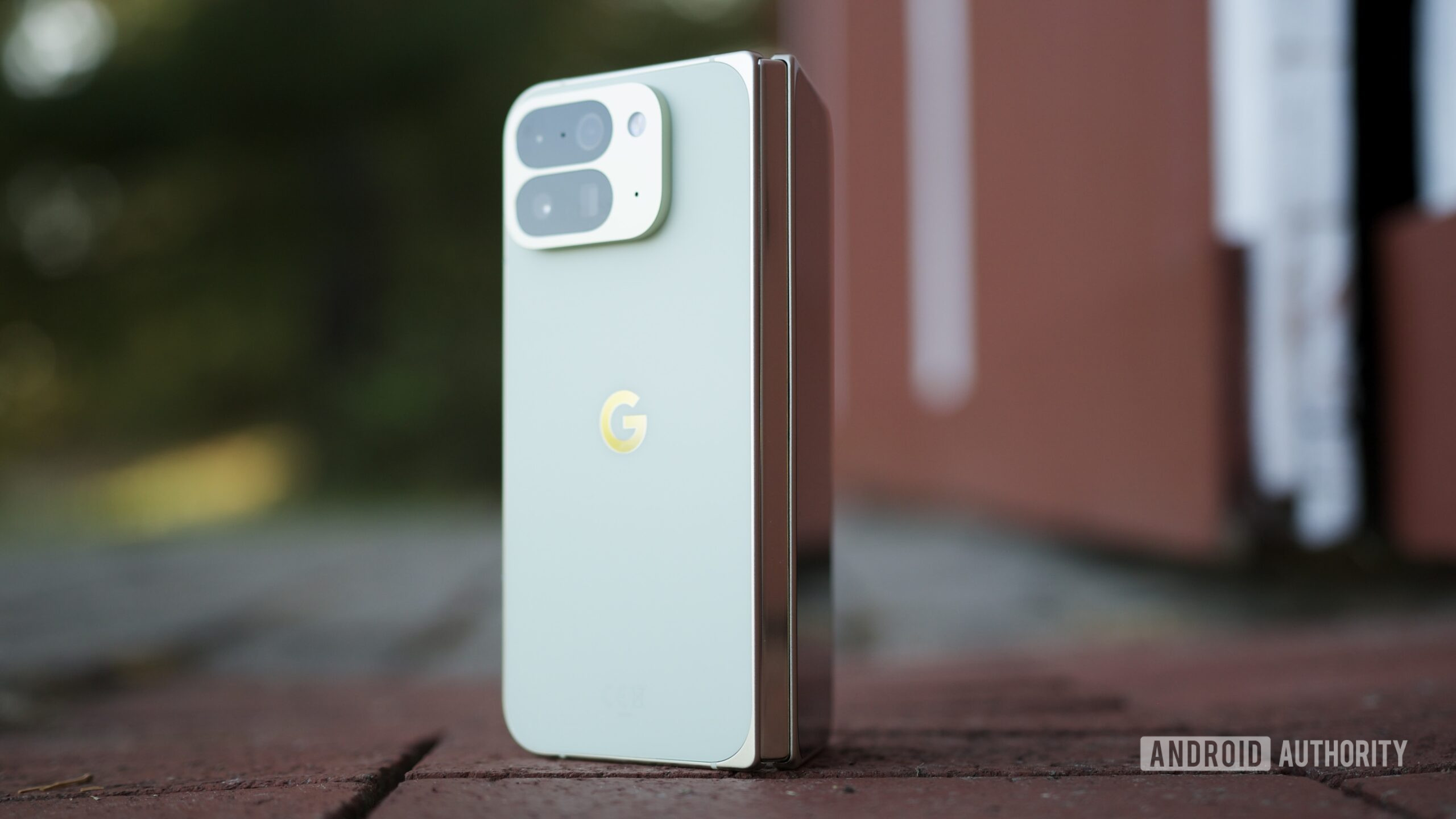 google-pixel-10-pro-fold-standing-hero-1-scaled-1