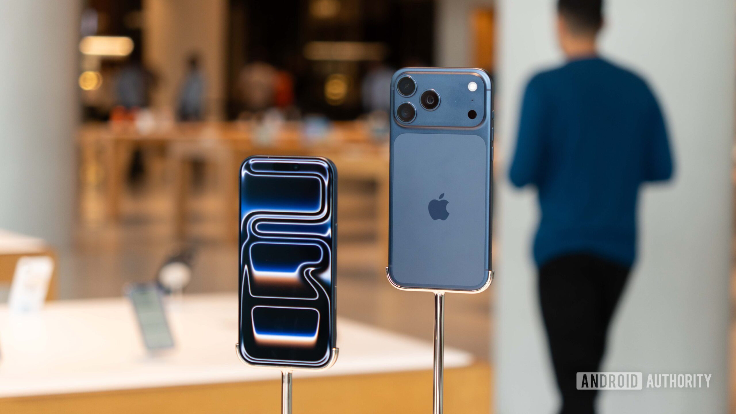 Apple-iPhone-17-Pro_6-scaled-e1763029794946