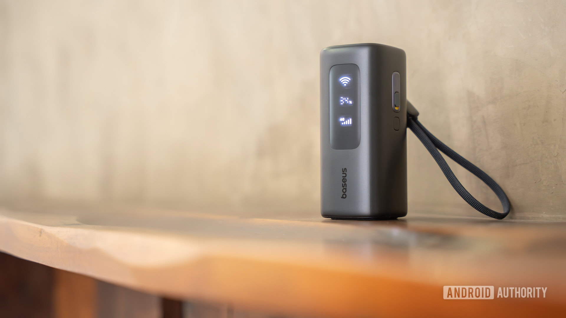 Baseus-MiFi-Poweer-bank-at-coffee-shop-2