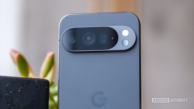 Google-Pixel-10-Pro-XL-camera-standing
