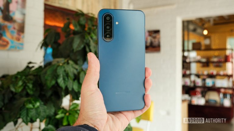 Samsung-Galaxy-A17-5G-in-hand