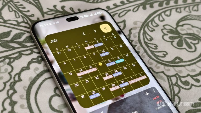 google-calendar-widget-on-a-smartphone-scaled-1