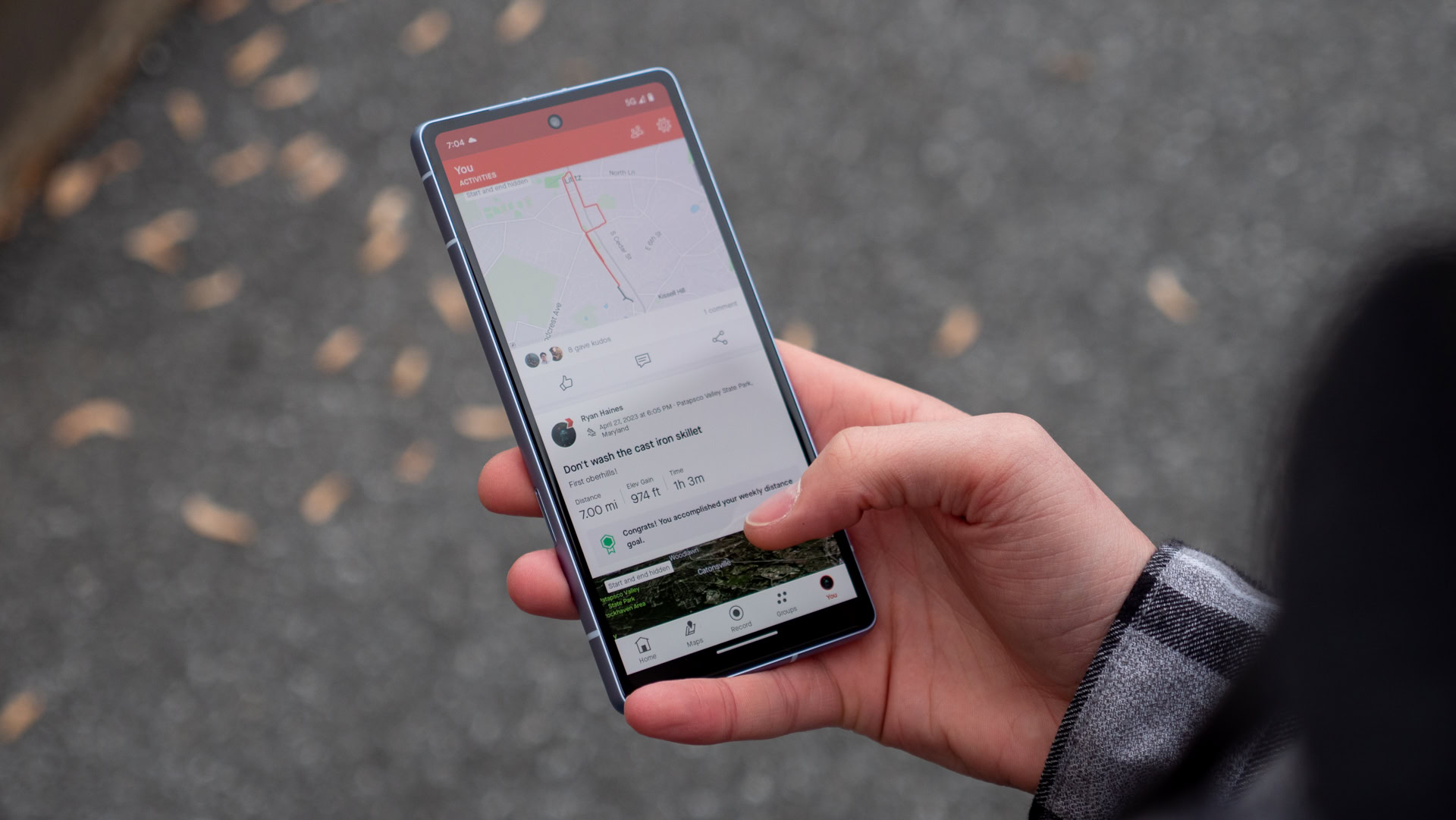 google-pixel-7a-using-strava