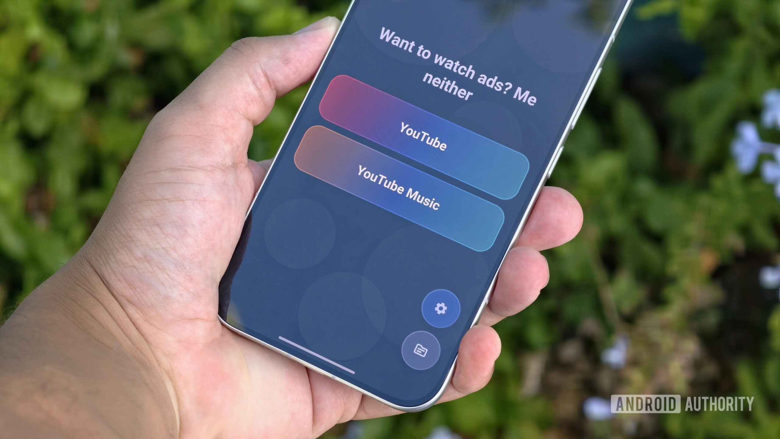Morphe-app-for-YouTube-on-phone-scaled-1