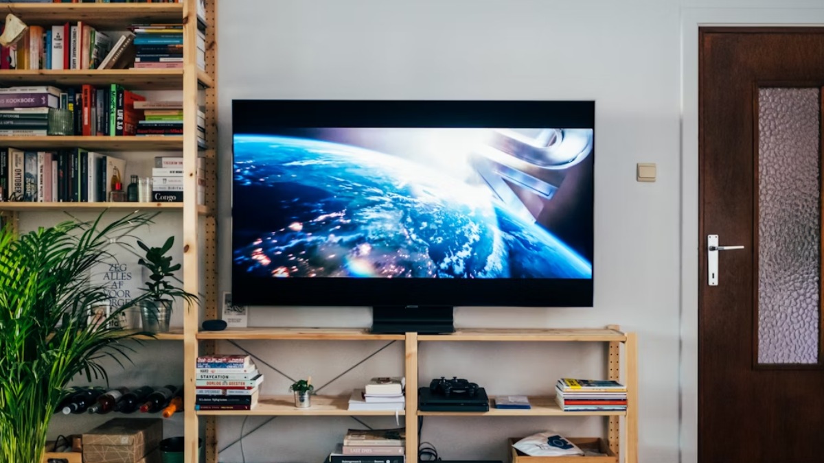 Amazon Sale 2025: Best Deals on 55-inch Smart TVs Under Rs. 35,000