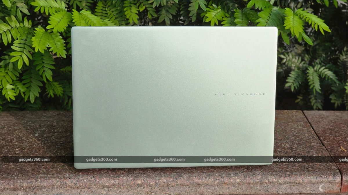 Asus Vivobook S16 (S3607QA) Review: More Screen, More Style, and More Stamina