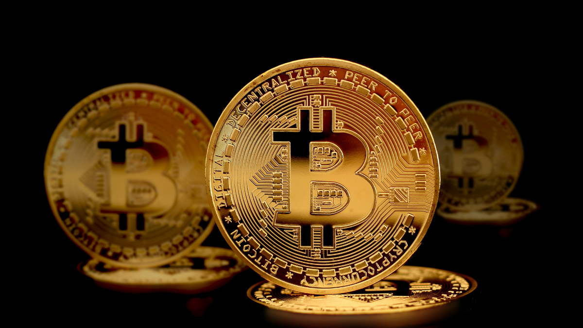 Bitcoin Holds Above $105,000 as Institutional Demand and Regulatory Progress Lift Sentiment