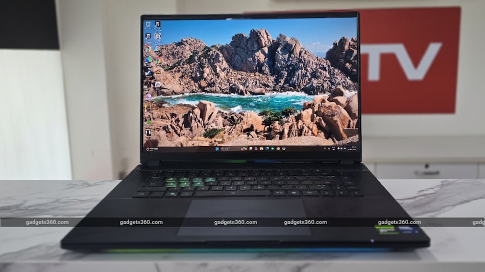 Gigabyte Aorus Master 16 Review: OLED Brilliance Meets Powerful Graphics and Distracting Fan Noise