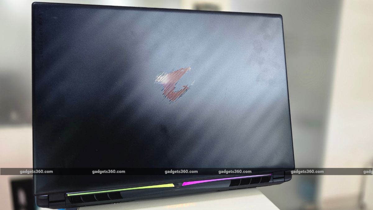 Gigabyte Aorus Master 16 Review: OLED Brilliance Meets Powerful Graphics and Distracting Fan Noise