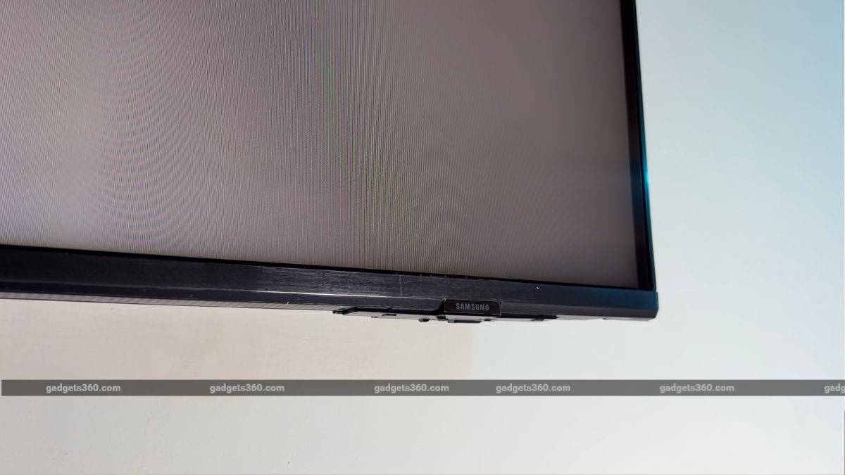 Hands-On with Samsung QLED Q8F 4K Smart TV: This is the AI-Powered TV to Beat in 2025