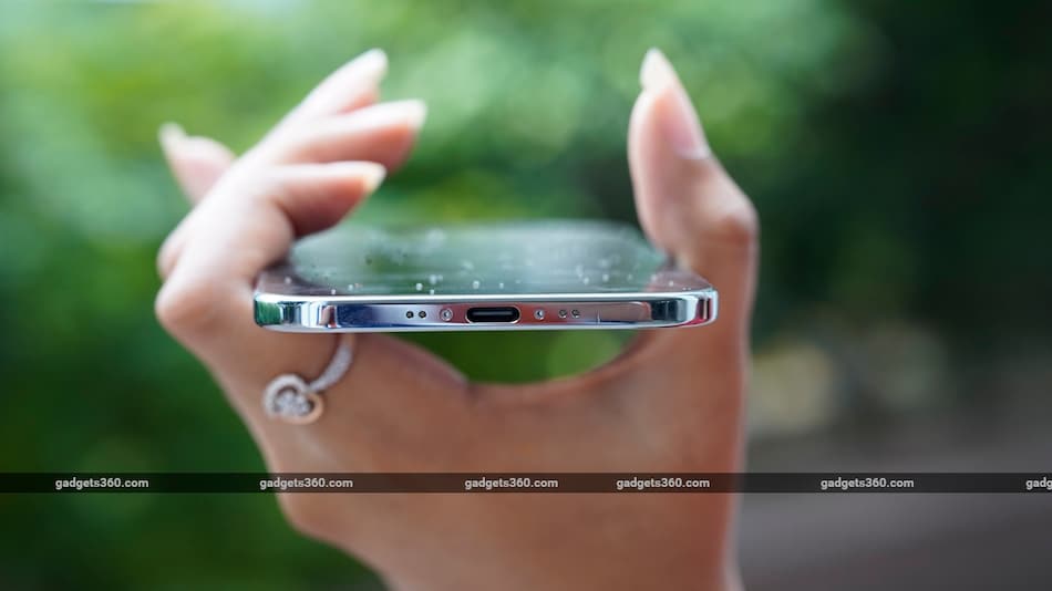 iPhone Air 2 to Launch With Two Rear Cameras, Lower Price Tag; Expected to Go on Sale in 2027: Report